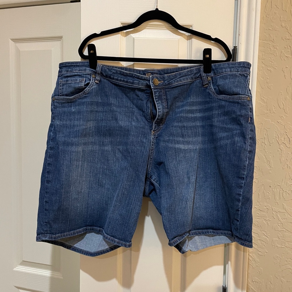 KUT from the Kloth Jean shorts med length size 24W